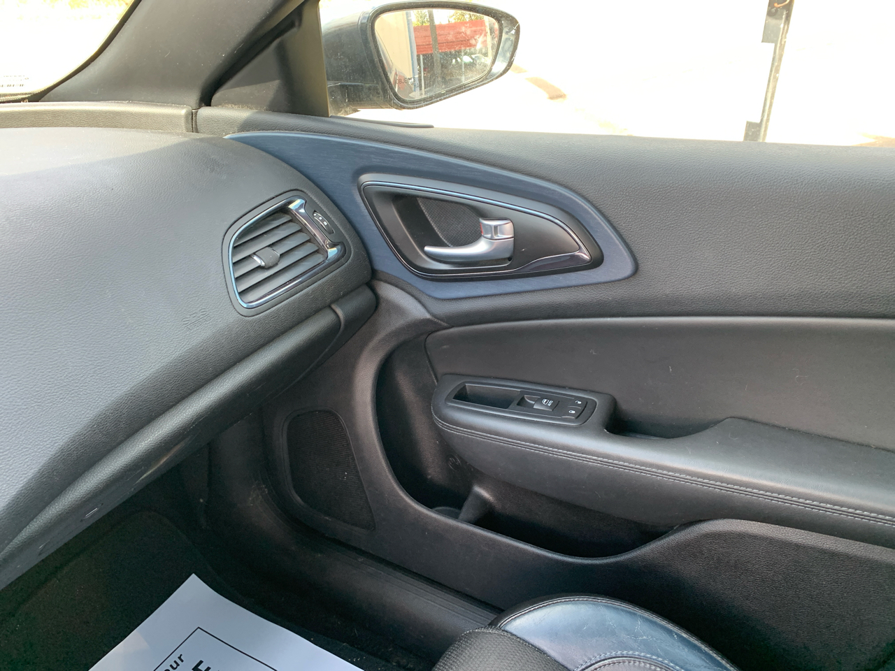 Chrysler 200 4dr Sdn S FWD 2016 Chrysler 200 4dr Sdn S FWD 2016