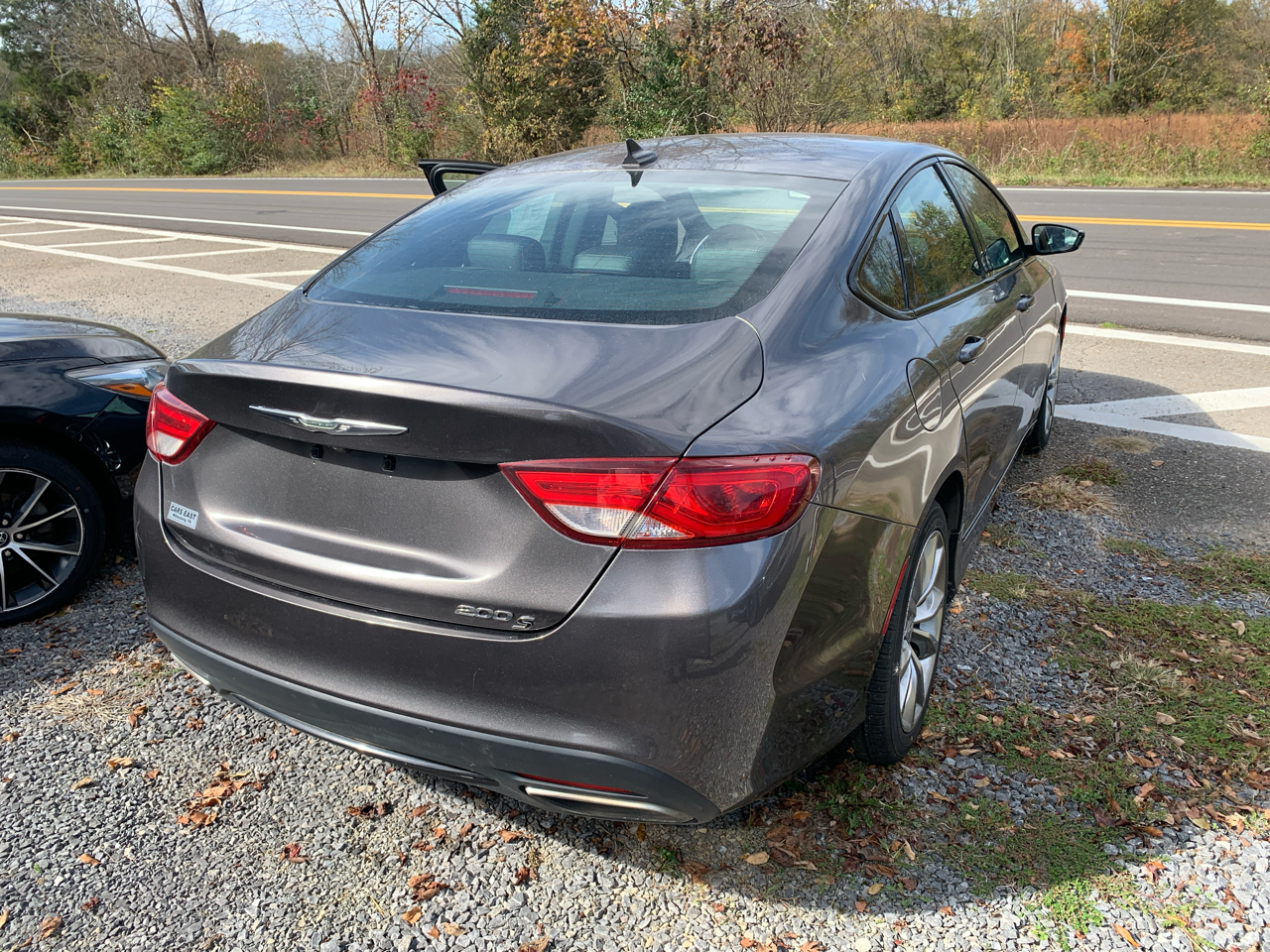 Chrysler 200 4dr Sdn S FWD 2016 Chrysler 200 4dr Sdn S FWD 2016