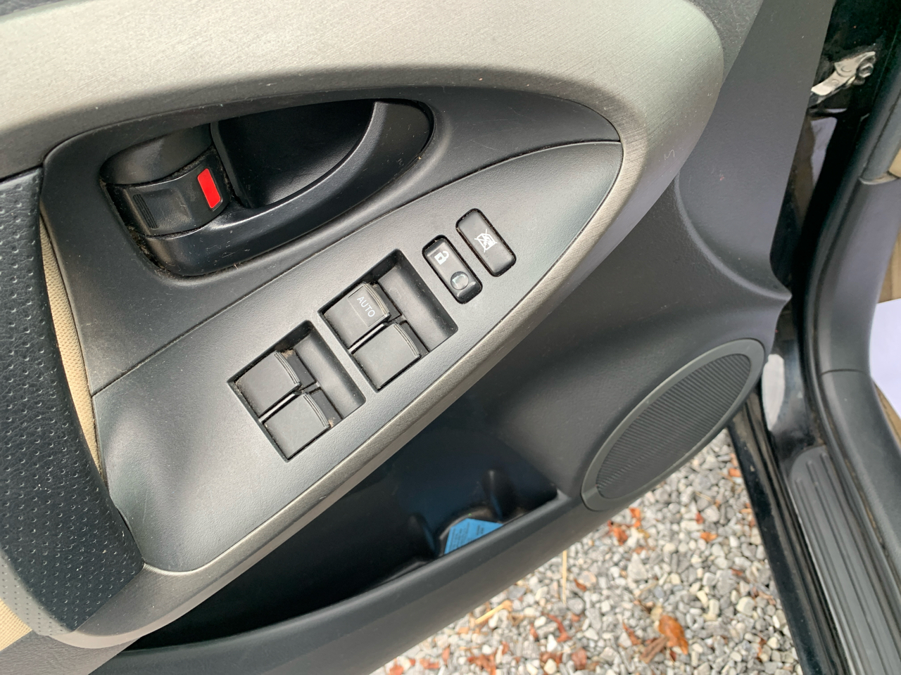 Toyota RAV4 4WD 4dr 4-cyl 4-Spd AT (Natl) 2011 Toyota RAV4 4WD 4dr 4-cyl 4-Spd AT (Natl) 2011