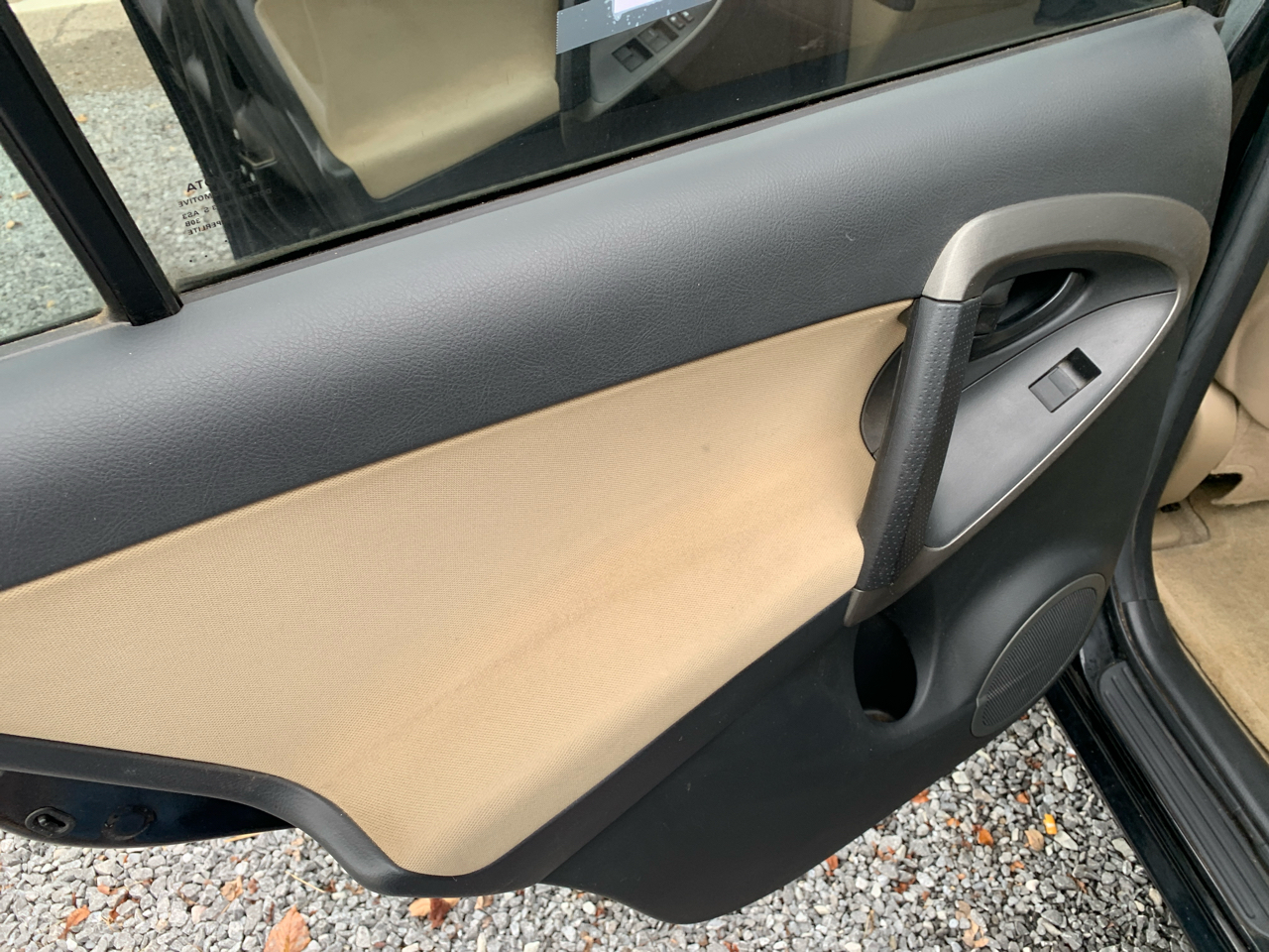 Toyota RAV4 4WD 4dr 4-cyl 4-Spd AT (Natl) 2011 Toyota RAV4 4WD 4dr 4-cyl 4-Spd AT (Natl) 2011