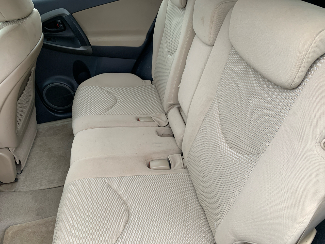 Toyota RAV4 4WD 4dr 4-cyl 4-Spd AT (Natl) 2011 Toyota RAV4 4WD 4dr 4-cyl 4-Spd AT (Natl) 2011