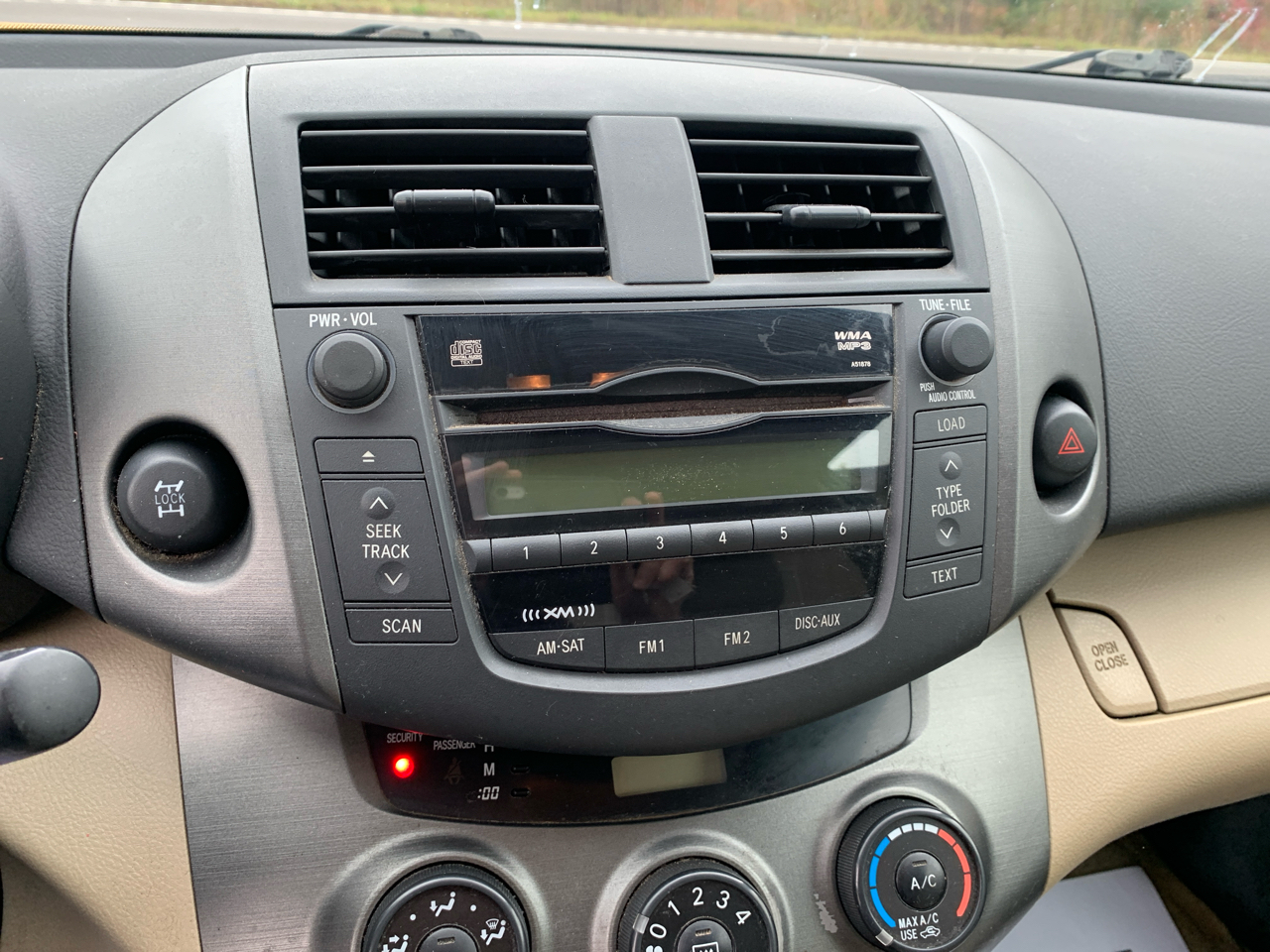 Toyota RAV4 4WD 4dr 4-cyl 4-Spd AT (Natl) 2011 Toyota RAV4 4WD 4dr 4-cyl 4-Spd AT (Natl) 2011