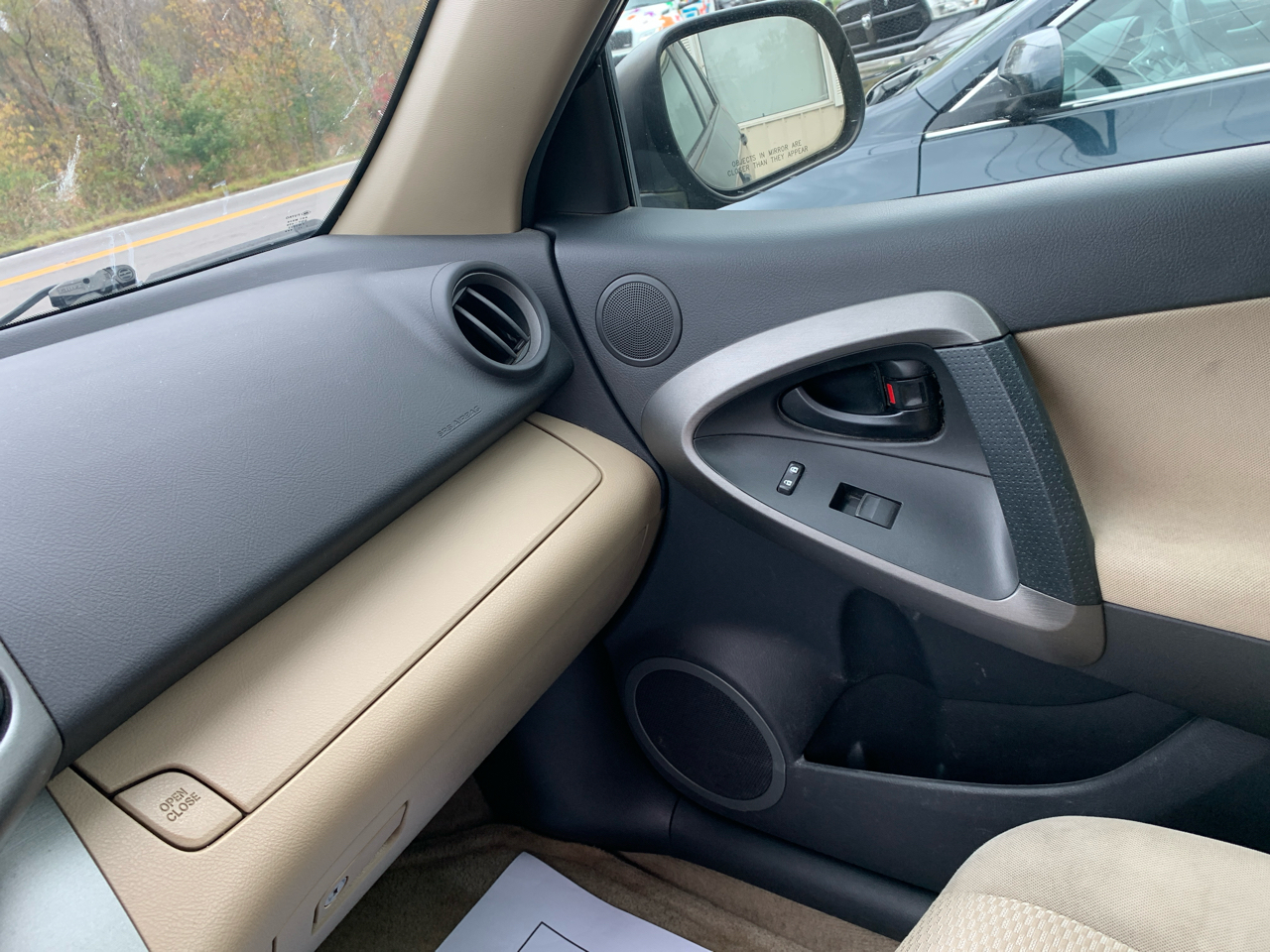 Toyota RAV4 4WD 4dr 4-cyl 4-Spd AT (Natl) 2011 Toyota RAV4 4WD 4dr 4-cyl 4-Spd AT (Natl) 2011