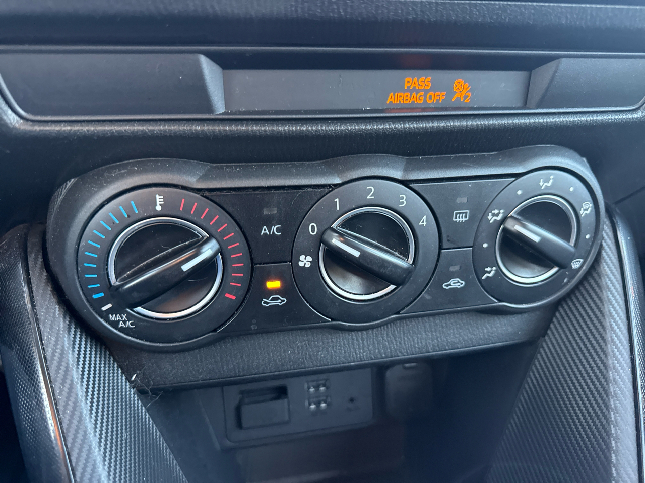 Scion iA 4dr Sdn Auto (Natl) 2016