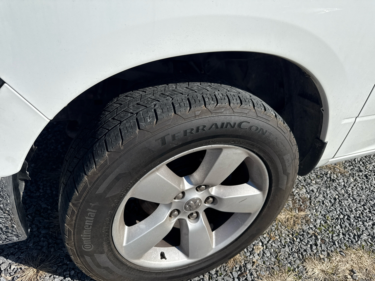 RAM 1500 4WD Quad Cab 140.5" SLT 2013