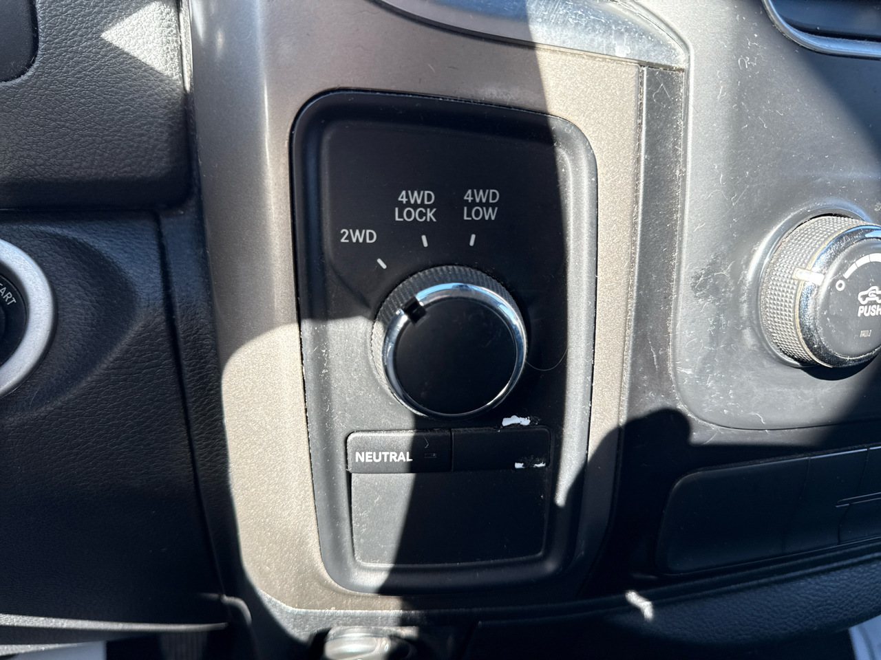 RAM 1500 4WD Quad Cab 140.5" SLT 2013