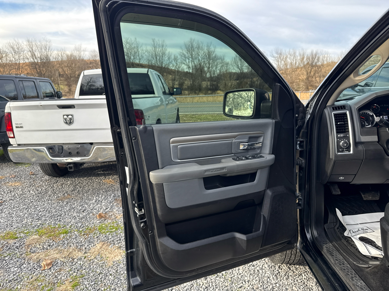 RAM 1500 2WD Crew Cab 140.5" Big Horn 2013