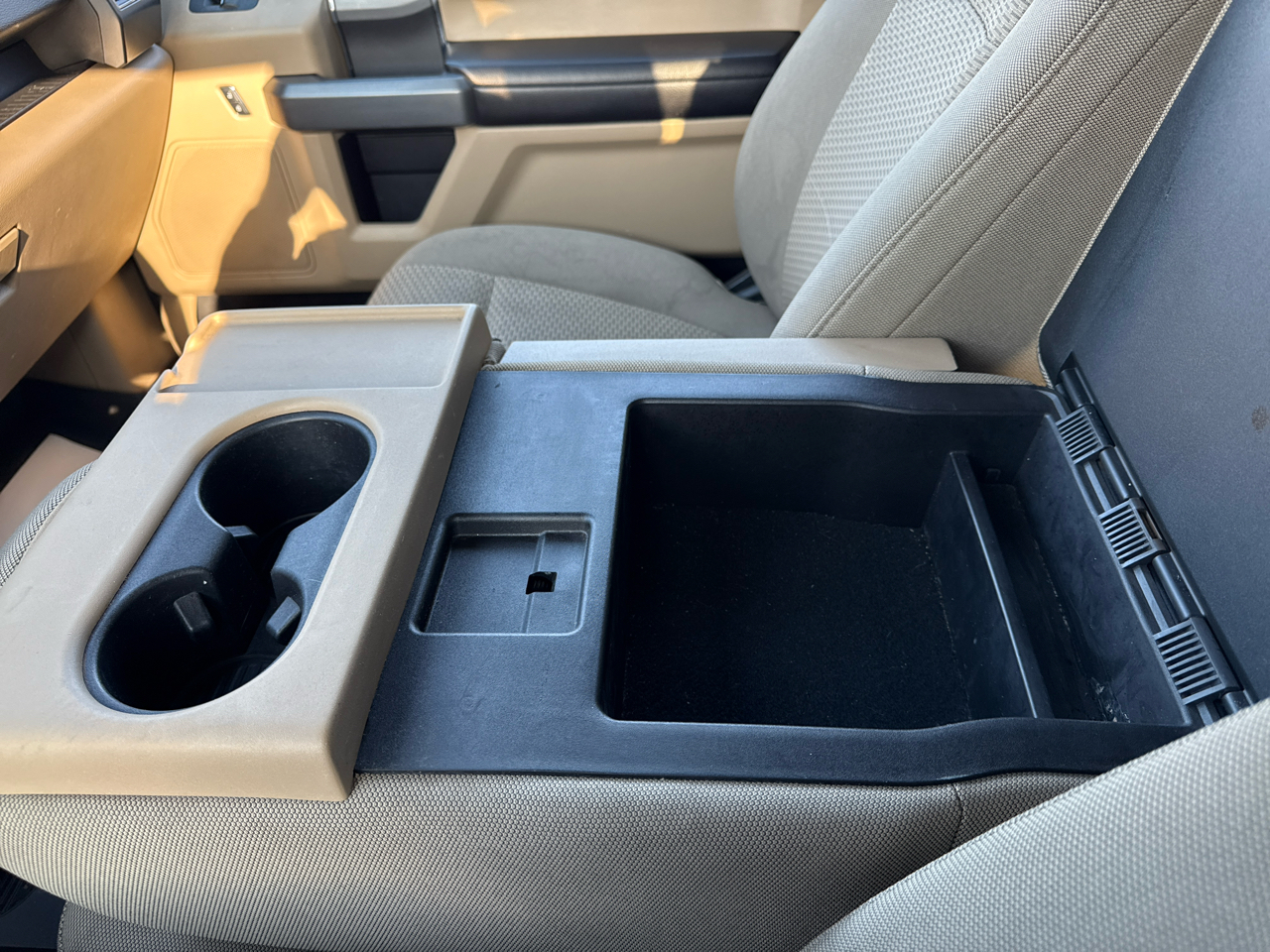 Ford F-150 Lariat 2WD SuperCab 8' Box 2018