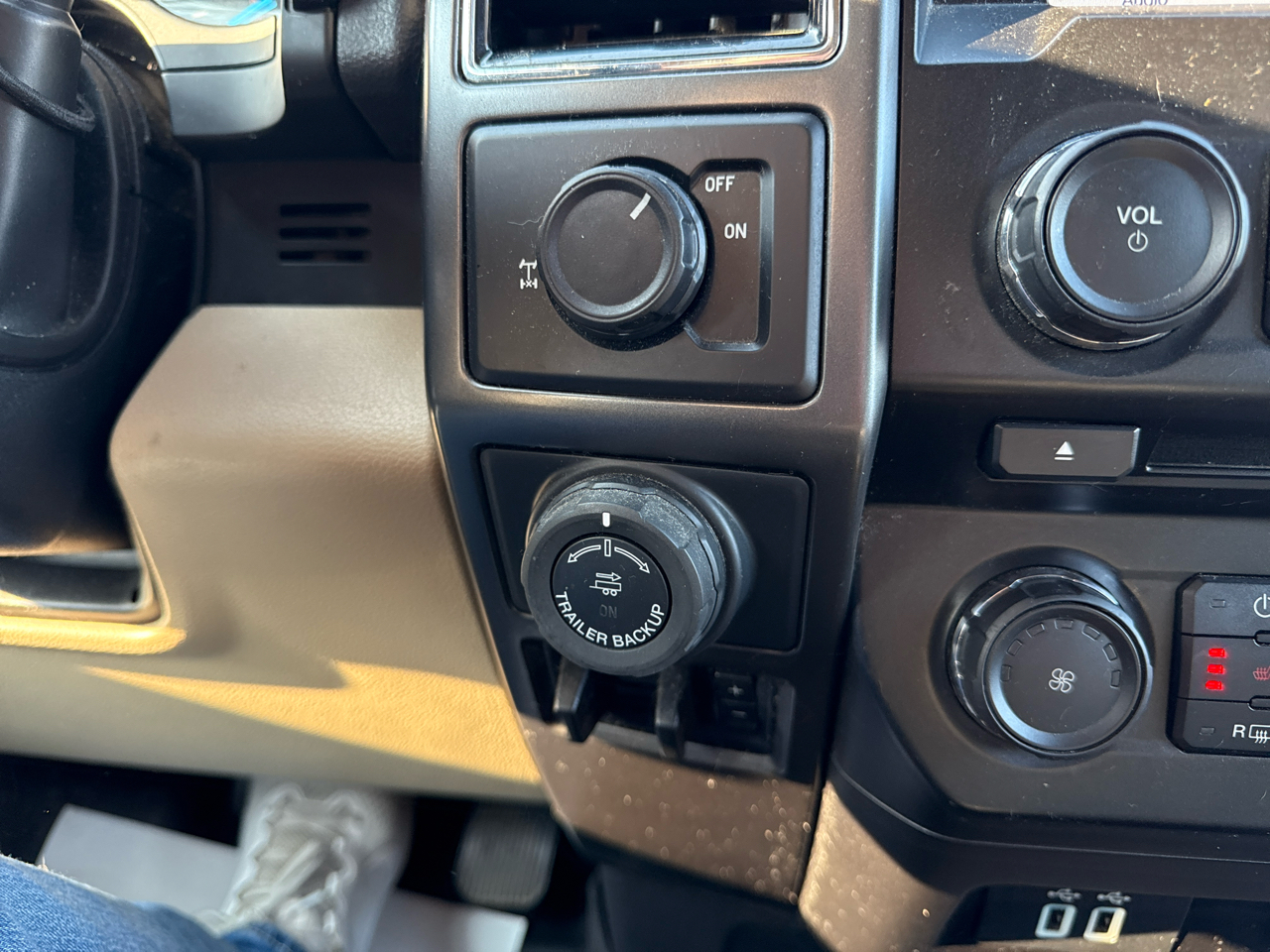 Ford F-150 Lariat 2WD SuperCab 8' Box 2018