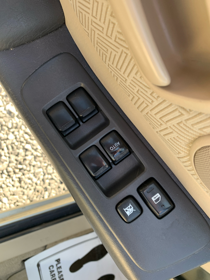 Toyota Highlander 4dr V6 4WD (Natl) 2003