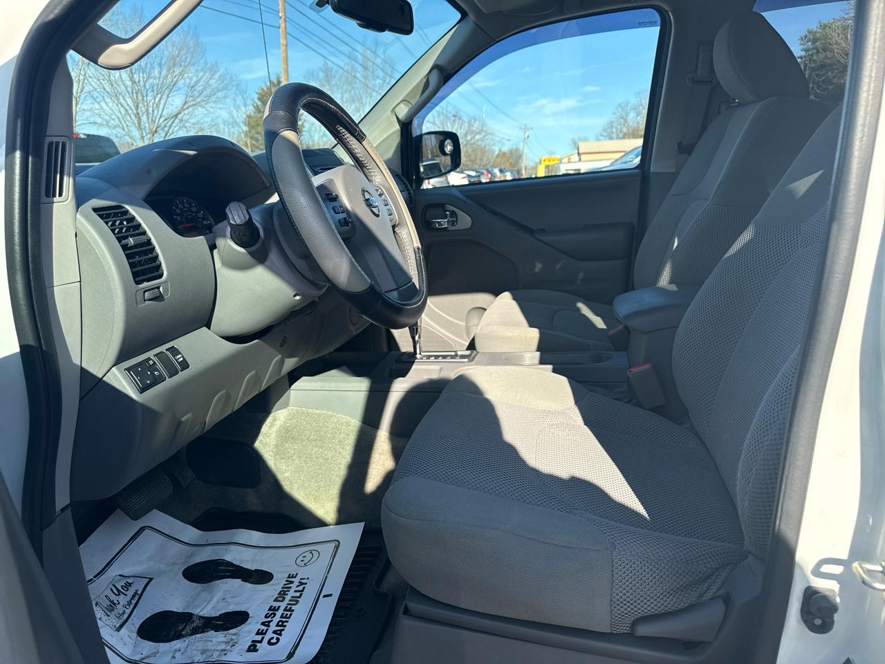 Nissan Frontier Crew Cab 4x2 SV V6 Auto 2017