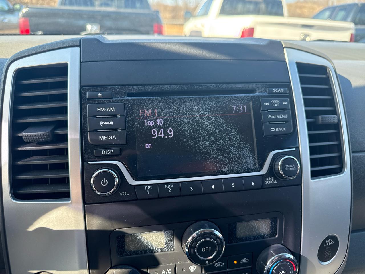 Nissan Frontier Crew Cab 4x2 SV V6 Auto 2017