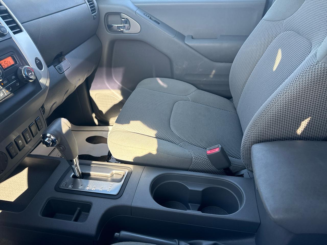 Nissan Frontier Crew Cab 4x2 SV V6 Auto 2017