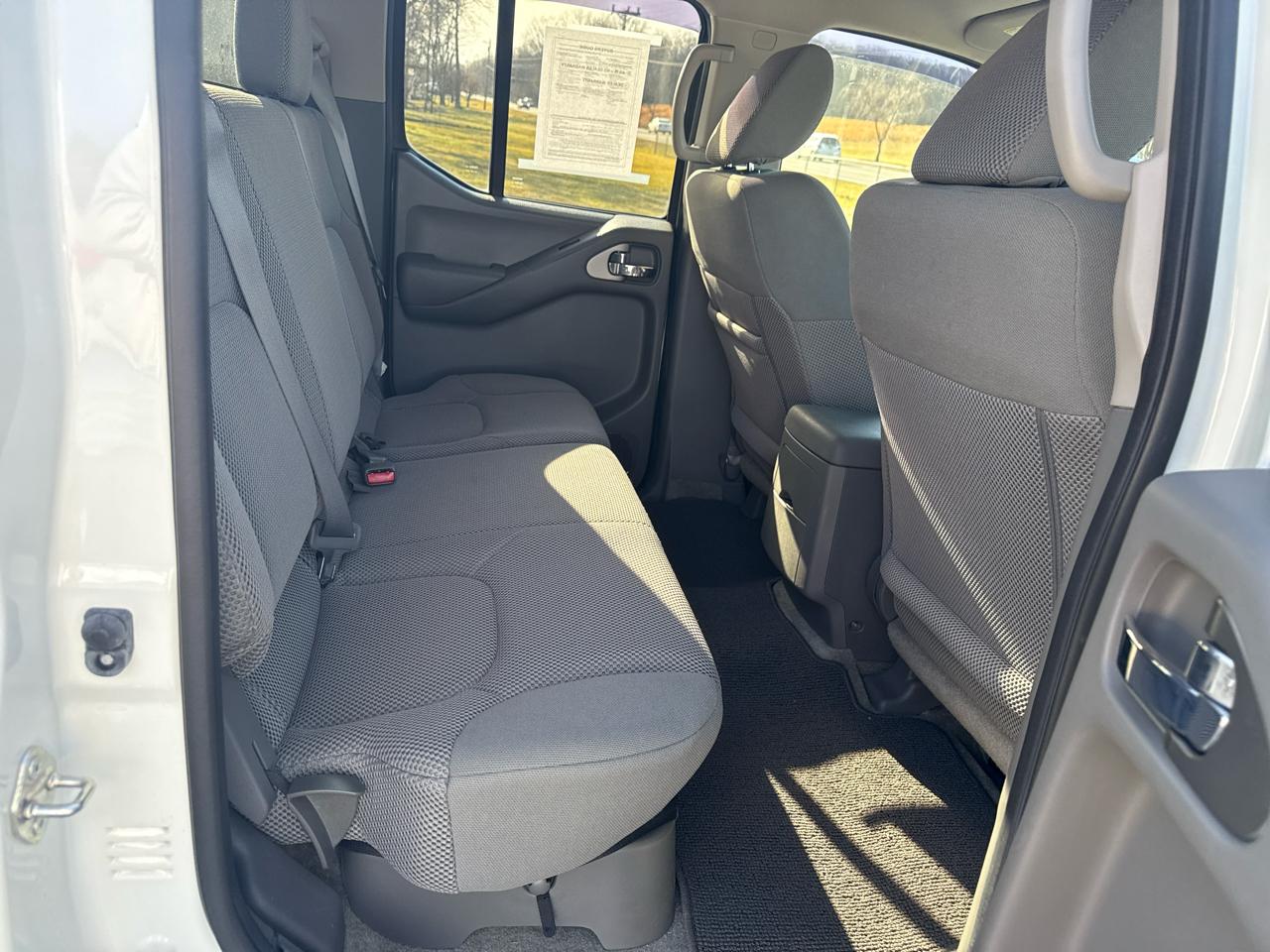 Nissan Frontier Crew Cab 4x2 SV V6 Auto 2017