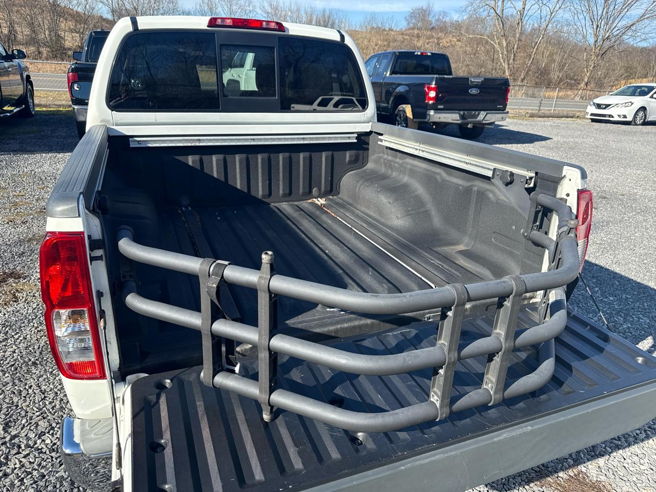 Nissan Frontier Crew Cab 4x2 SV V6 Auto 2017