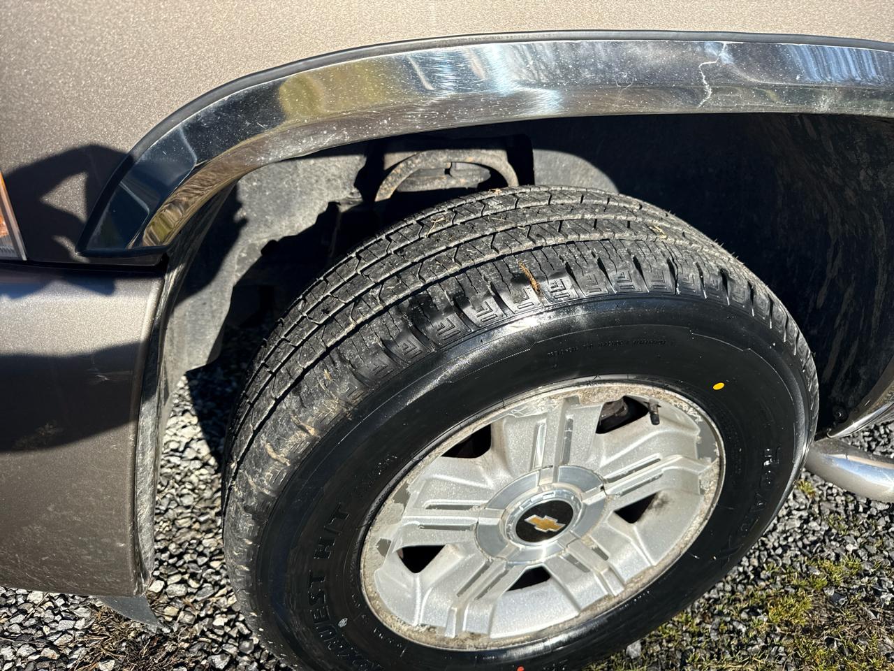 Chevrolet Silverado 1500 4WD Ext Cab 143.5" LT 2011