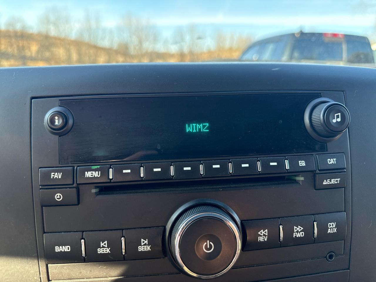 Chevrolet Silverado 1500 4WD Ext Cab 143.5" LT 2011