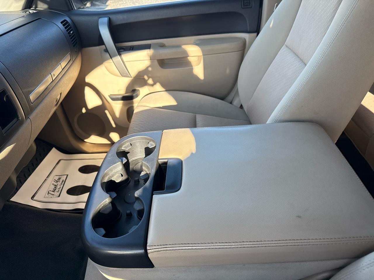 Chevrolet Silverado 1500 4WD Ext Cab 143.5" LT 2011