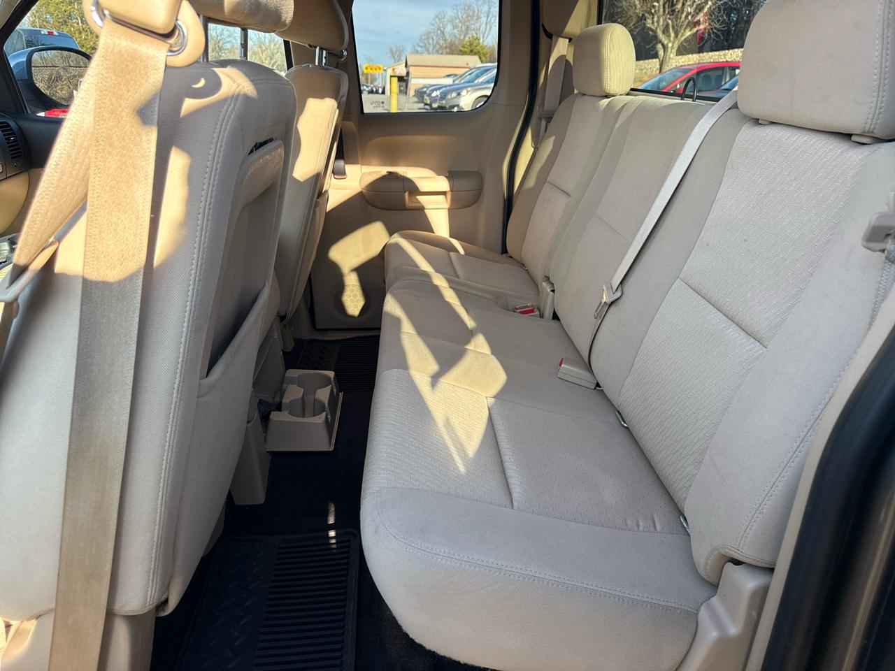 Chevrolet Silverado 1500 4WD Ext Cab 143.5" LT 2011