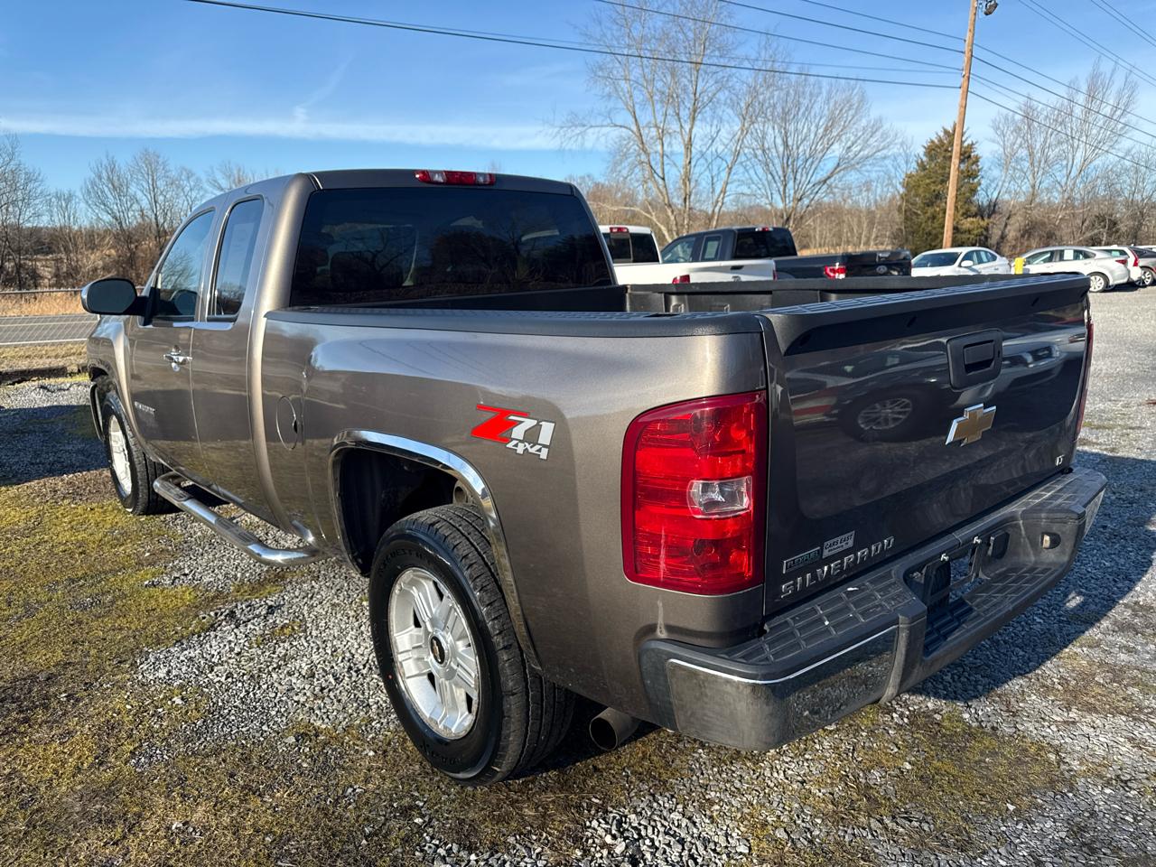 Chevrolet Silverado 1500 4WD Ext Cab 143.5" LT 2011