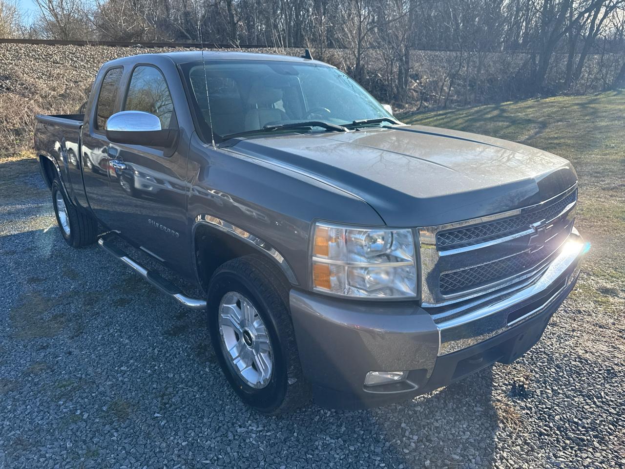 Chevrolet Silverado 1500 4WD Ext Cab 143.5" LT 2011