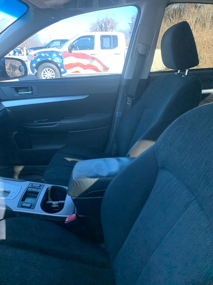 Subaru Legacy 4dr Sdn H4 Auto 2.5i Premium 2013