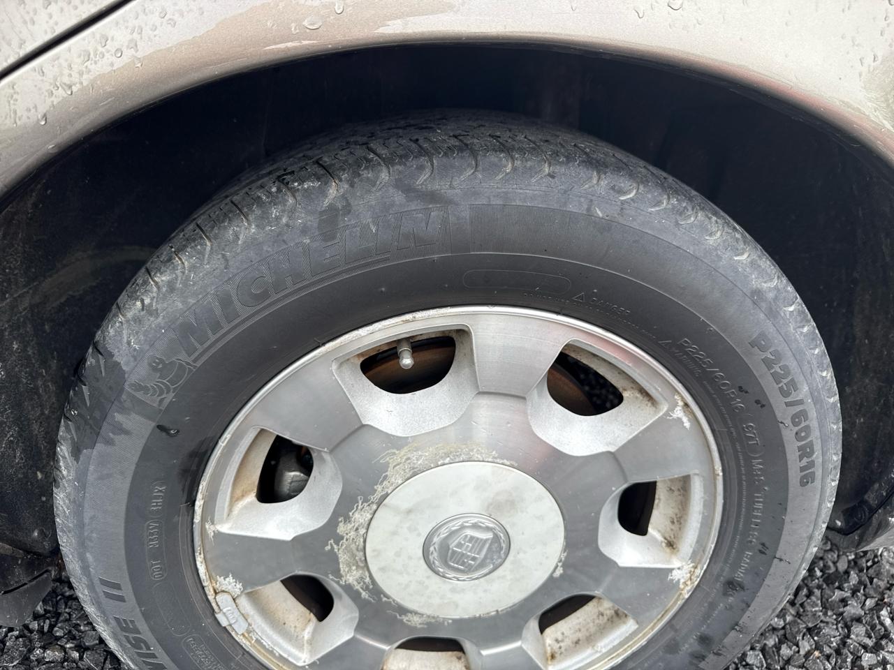 Cadillac DeVille 4dr Sdn 2002