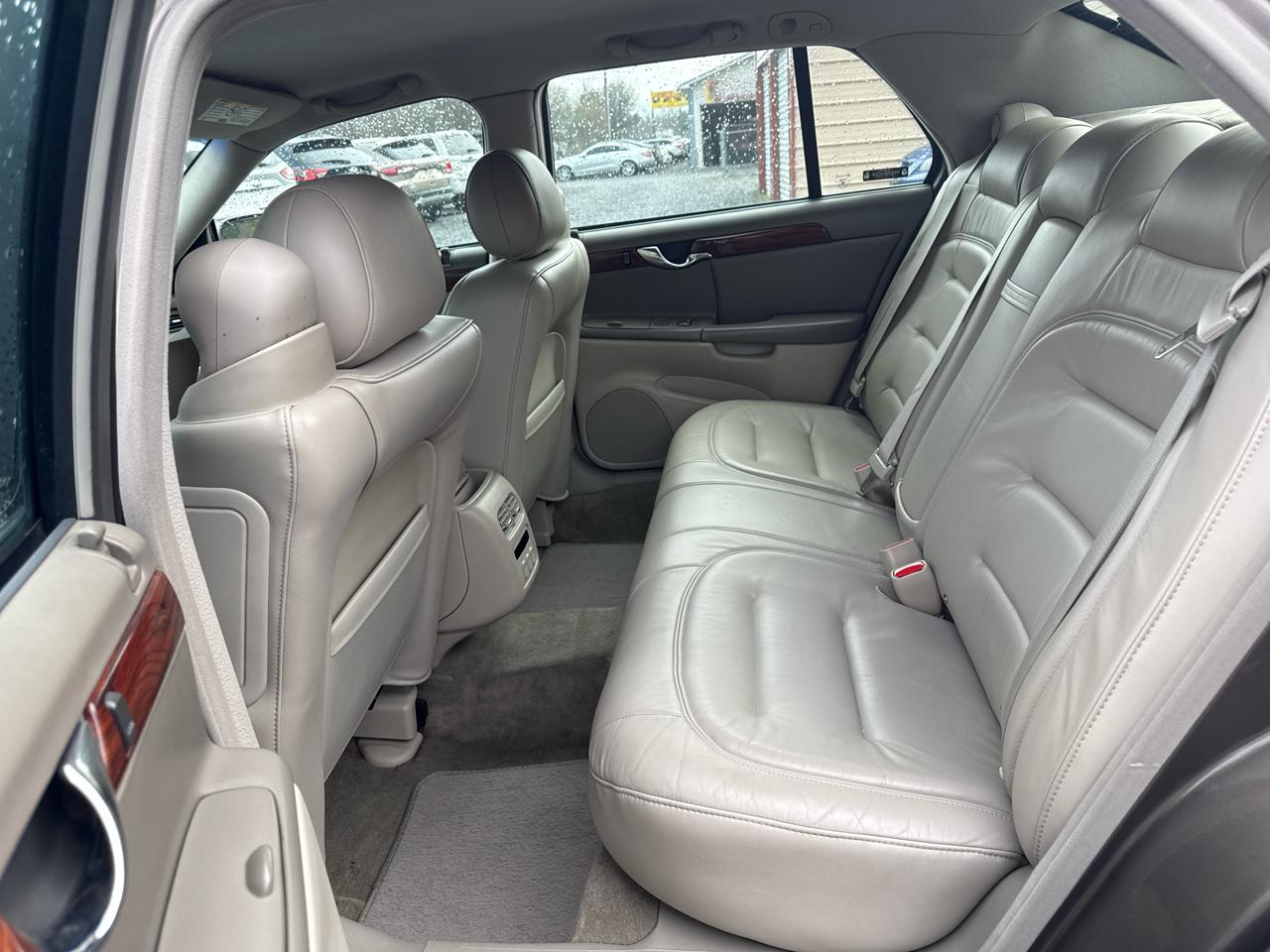 Cadillac DeVille 4dr Sdn 2002