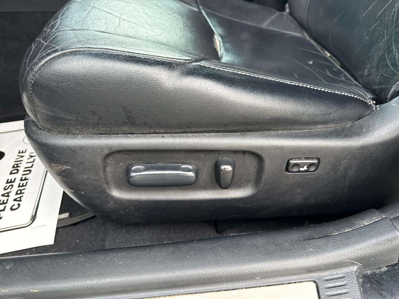 Toyota Avalon 4dr Sdn (Natl) 2012