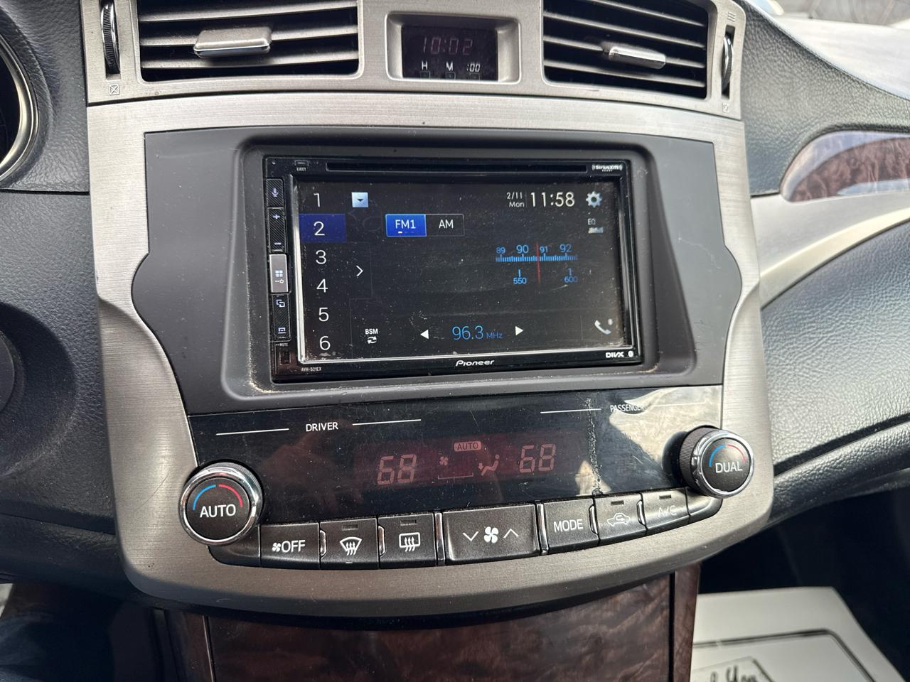 Toyota Avalon 4dr Sdn (Natl) 2012