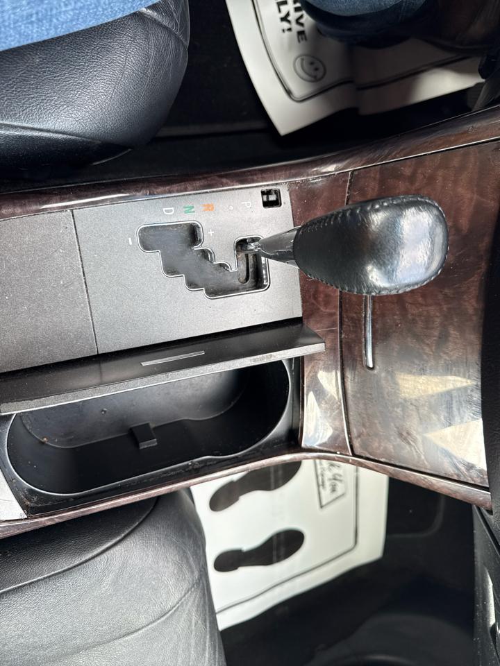 Toyota Avalon 4dr Sdn (Natl) 2012