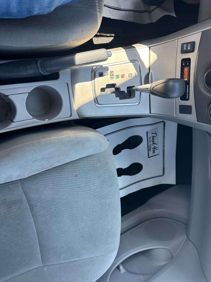 Toyota Corolla 4dr Sdn Auto LE (Natl) 2011