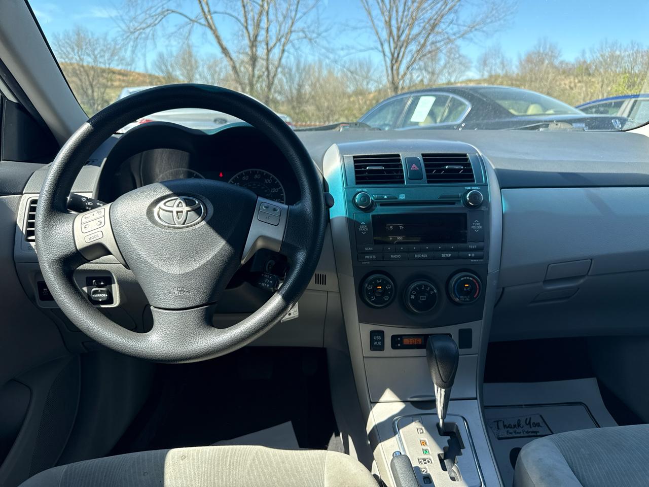 Toyota Corolla 4dr Sdn Auto LE (Natl) 2011