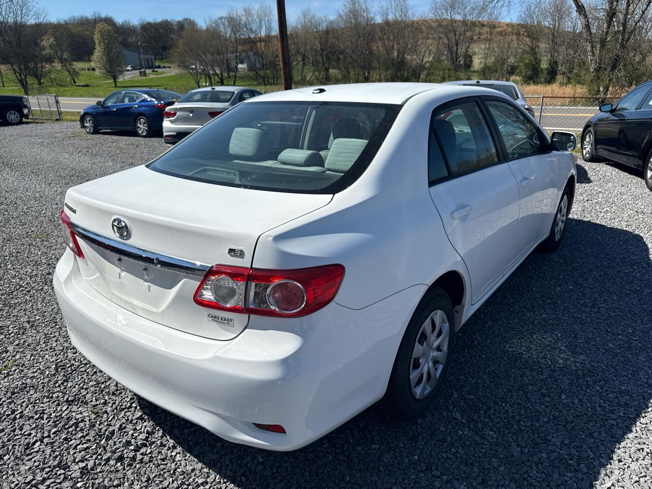 Toyota Corolla 4dr Sdn Auto LE (Natl) 2011