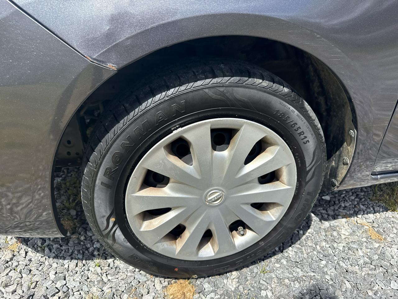 Nissan Versa 4dr Sdn CVT 1.6 S Plus 2015