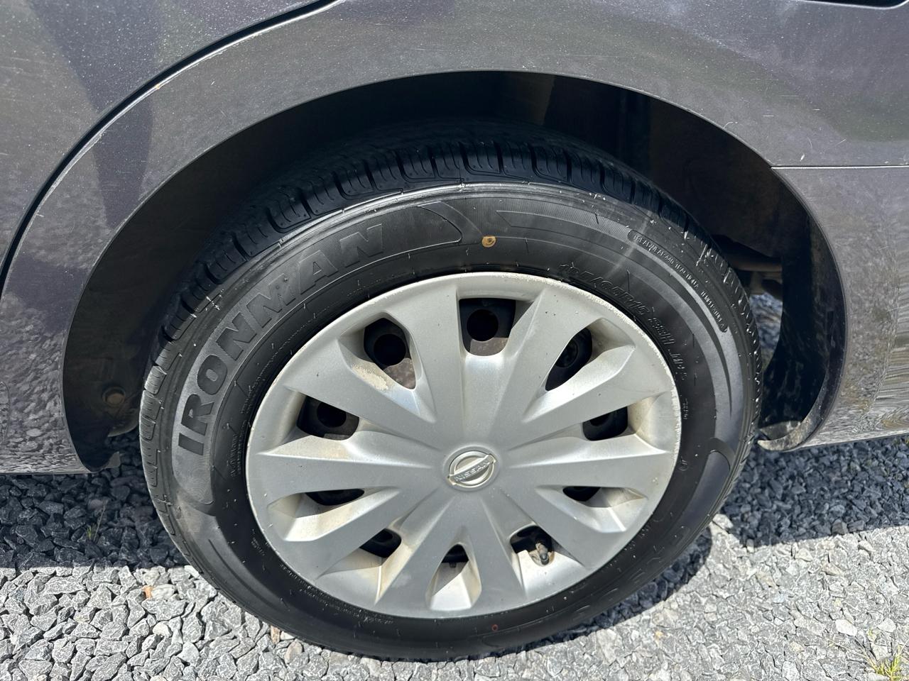 Nissan Versa 4dr Sdn CVT 1.6 S Plus 2015