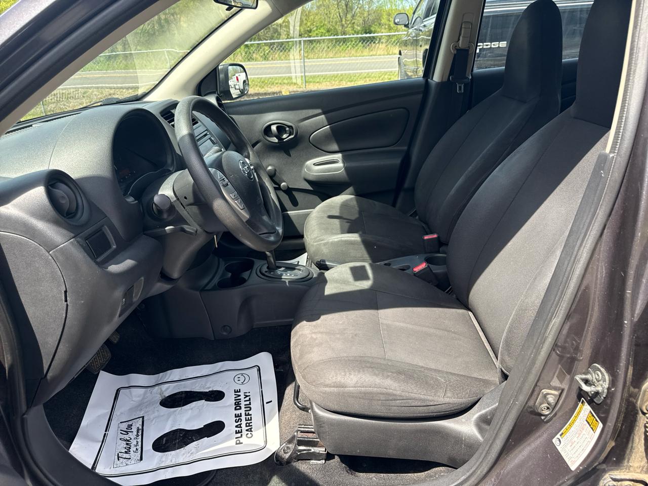 Nissan Versa 4dr Sdn CVT 1.6 S Plus 2015