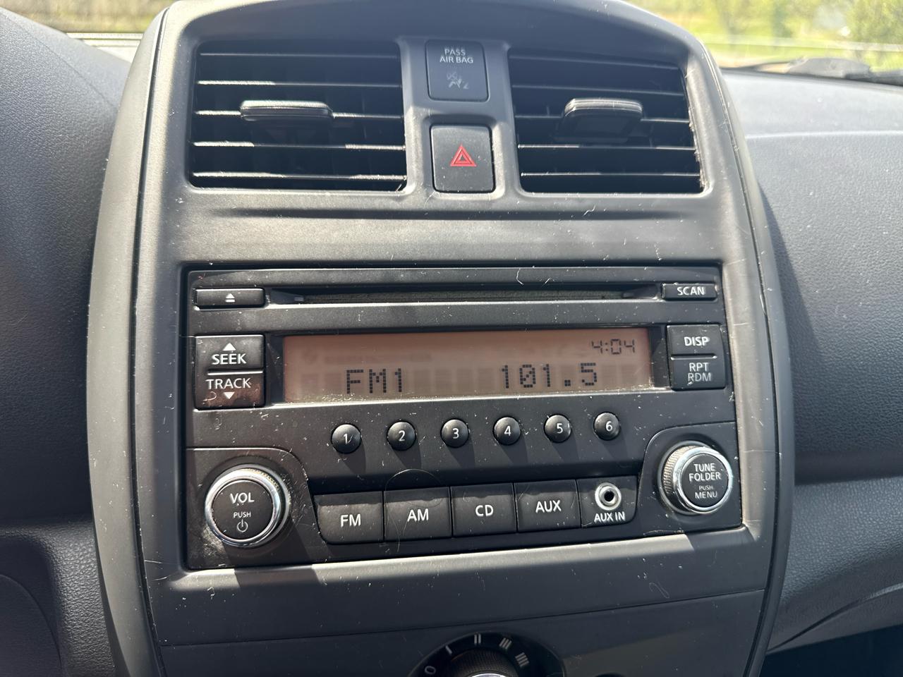 Nissan Versa 4dr Sdn CVT 1.6 S Plus 2015