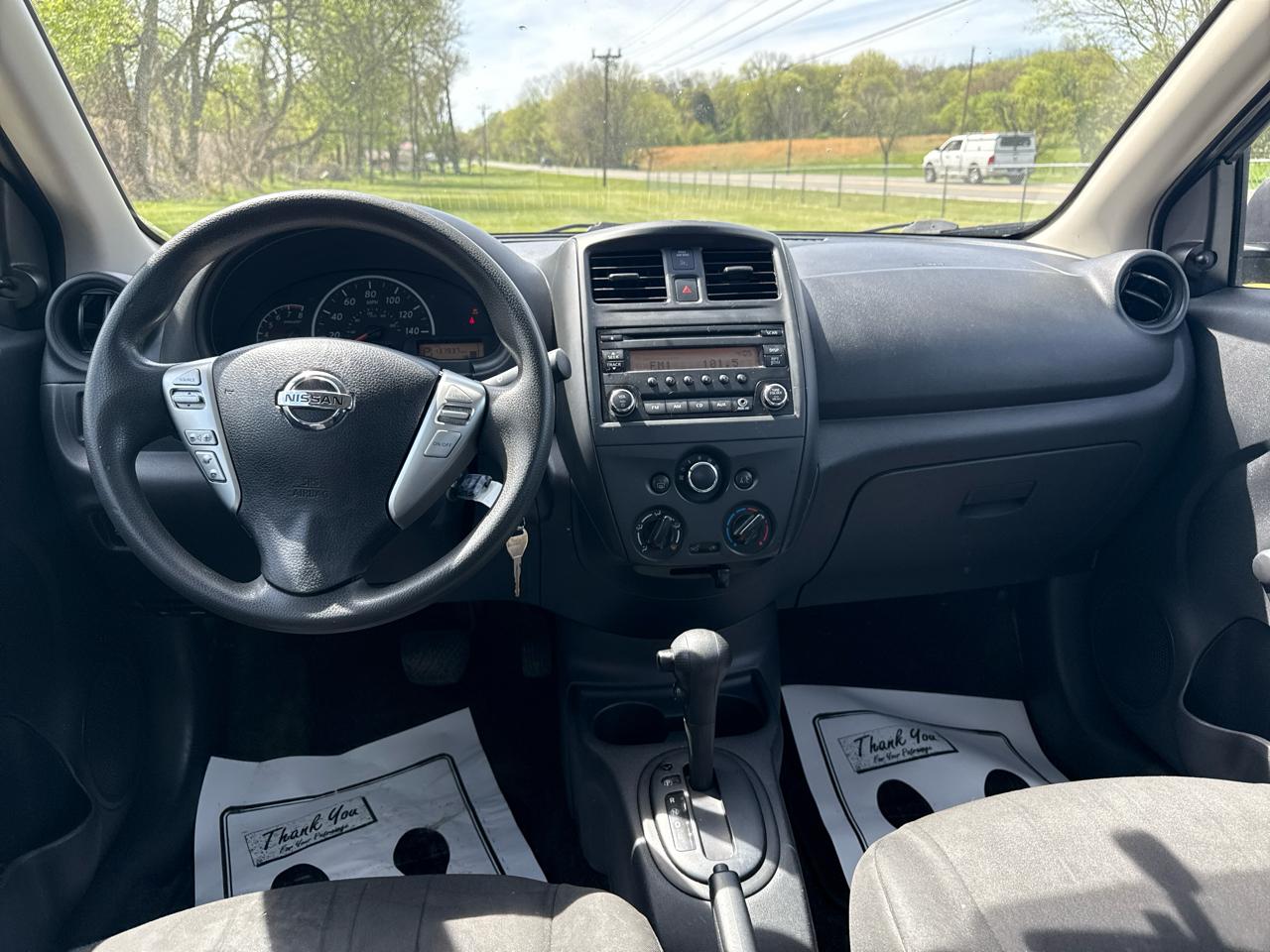 Nissan Versa 4dr Sdn CVT 1.6 S Plus 2015