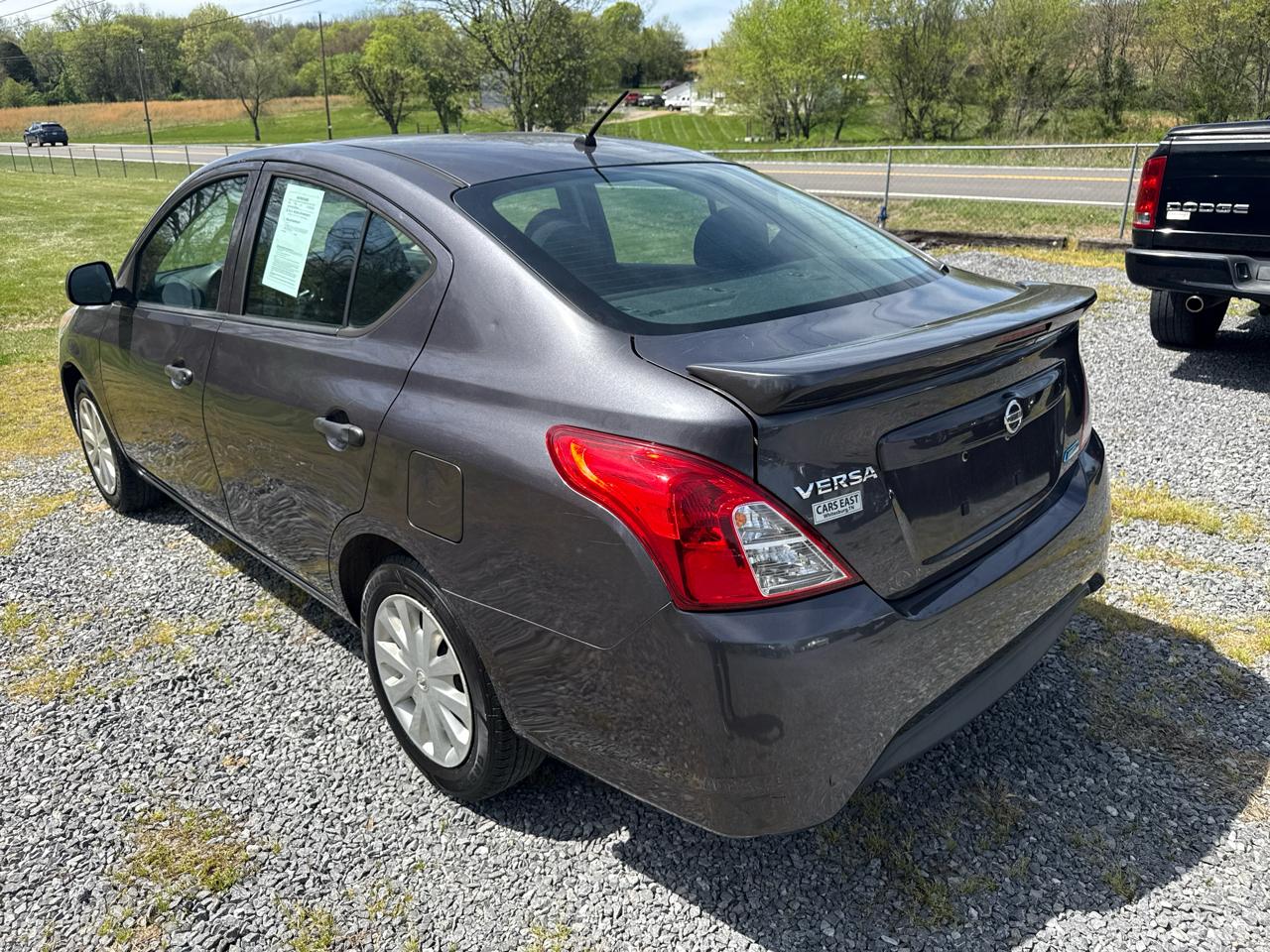 Nissan Versa 4dr Sdn CVT 1.6 S Plus 2015