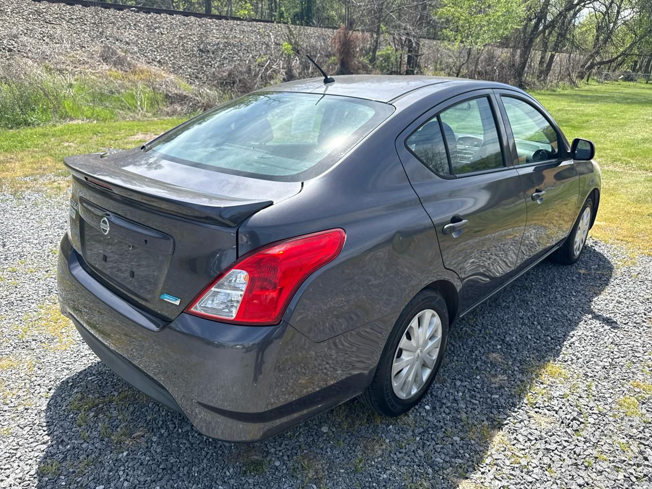 Nissan Versa 4dr Sdn CVT 1.6 S Plus 2015