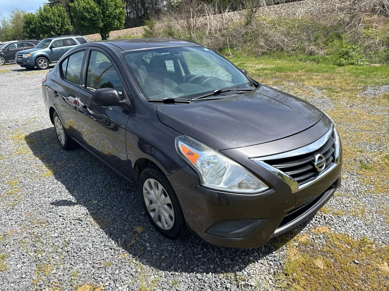 Nissan Versa 4dr Sdn CVT 1.6 S Plus 2015