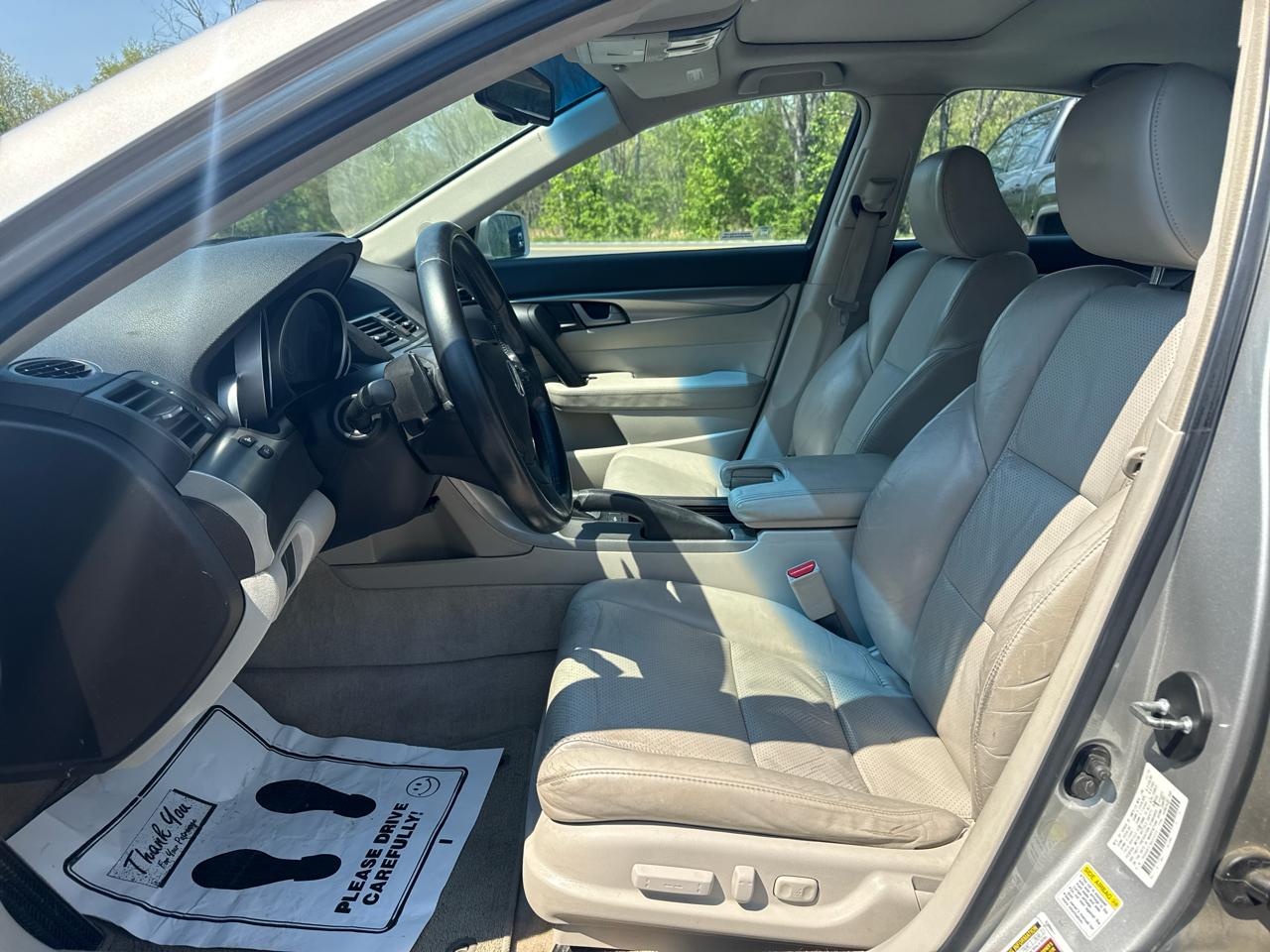 Acura TL 4dr Sdn 2WD Tech 2011