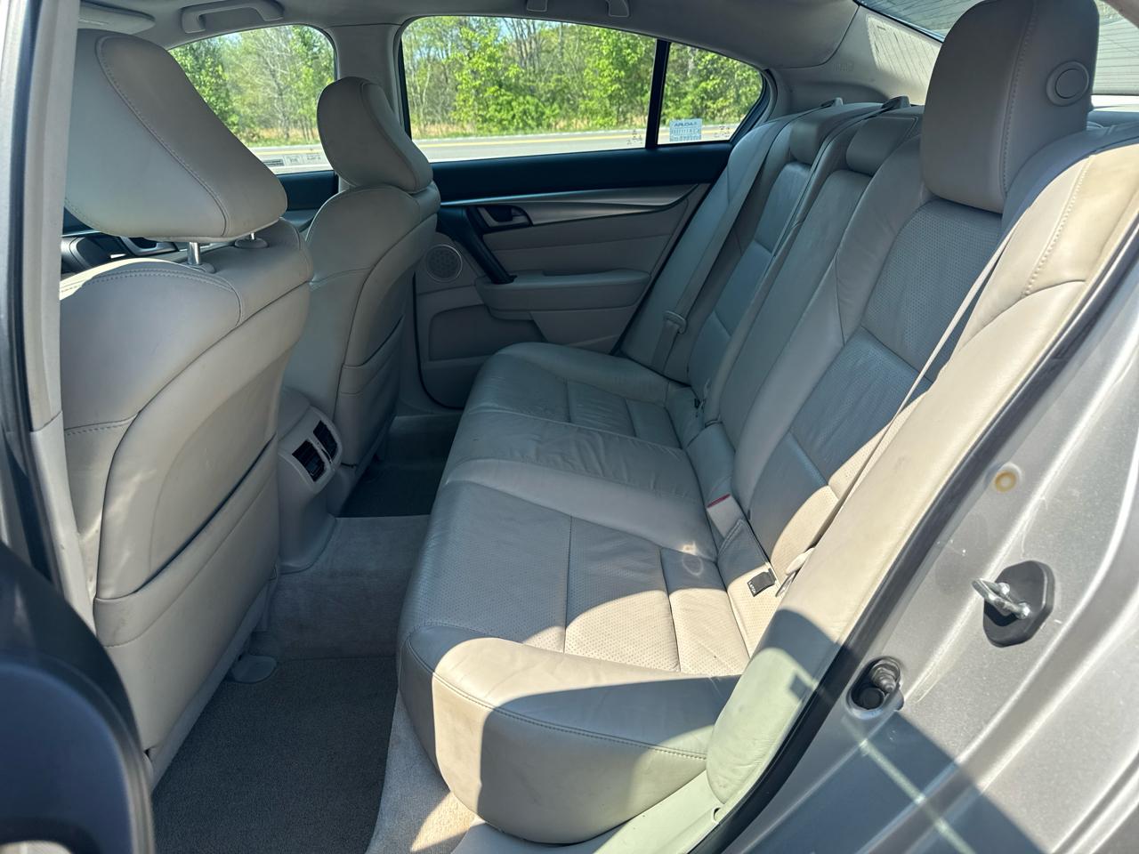 Acura TL 4dr Sdn 2WD Tech 2011
