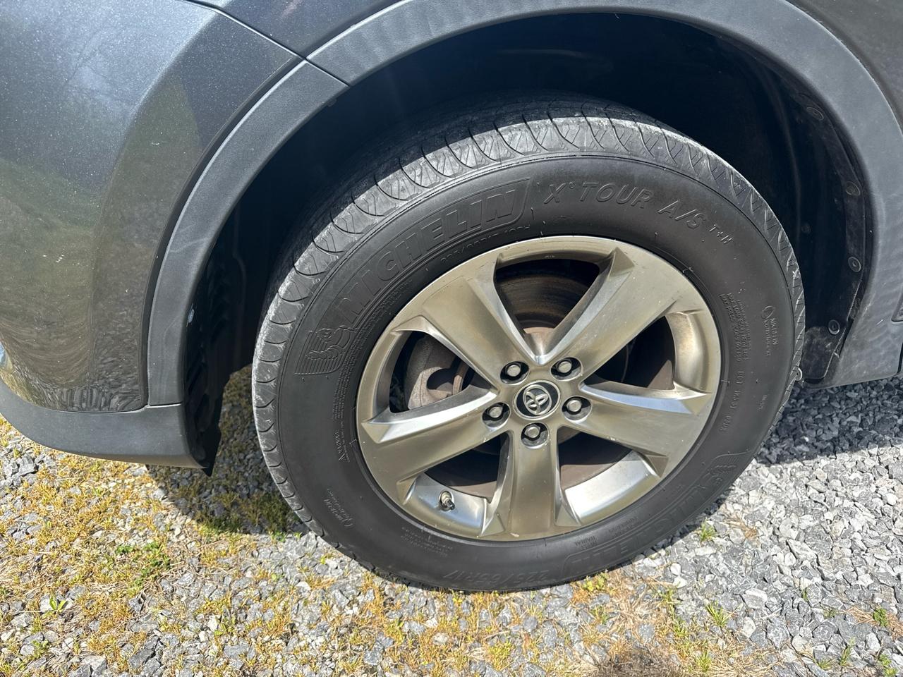 Toyota RAV4 AWD 4dr XLE (Natl) 2015