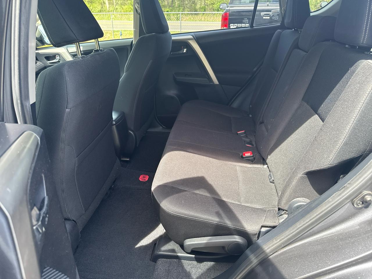 Toyota RAV4 AWD 4dr XLE (Natl) 2015