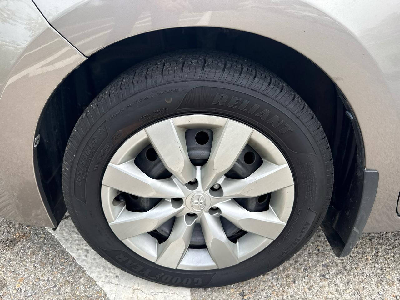 Toyota Corolla 4dr Sdn CVT LE Premium (Natl) 2014