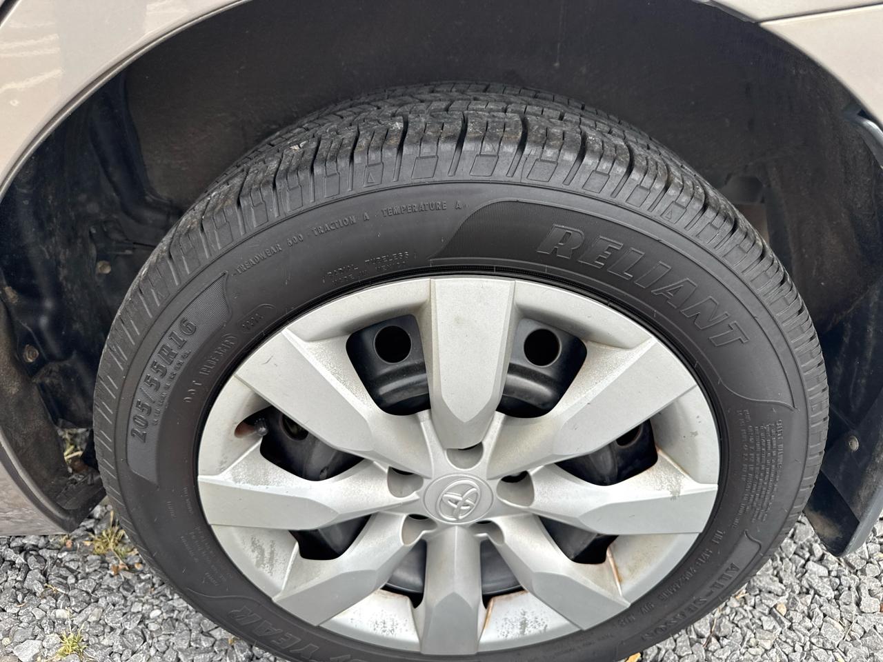 Toyota Corolla 4dr Sdn CVT LE Premium (Natl) 2014