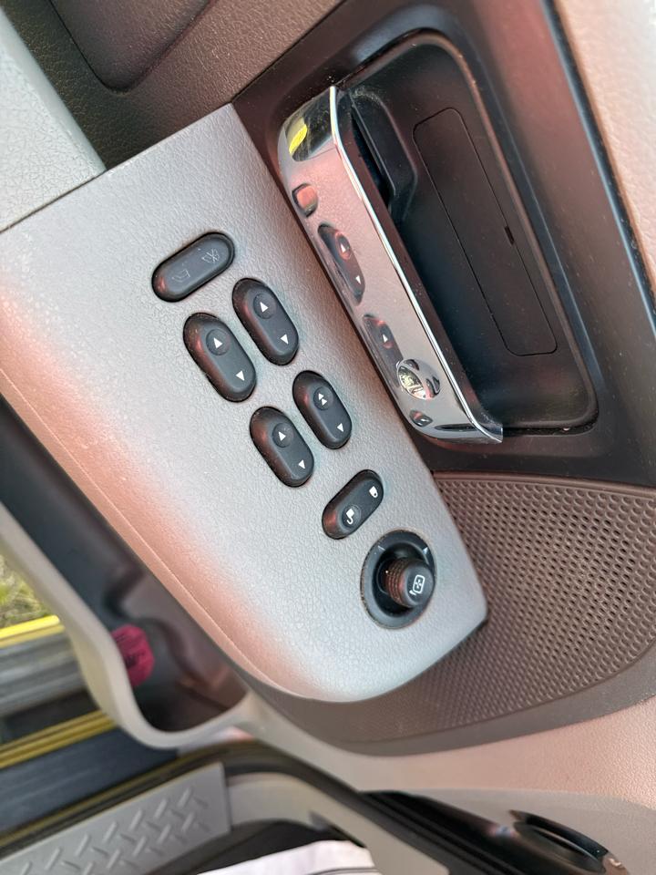 Ford F-150 SuperCrew 139" XLT 2006