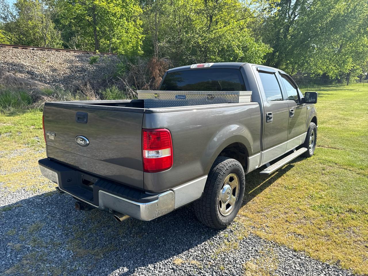 Ford F-150 SuperCrew 139" XLT 2006